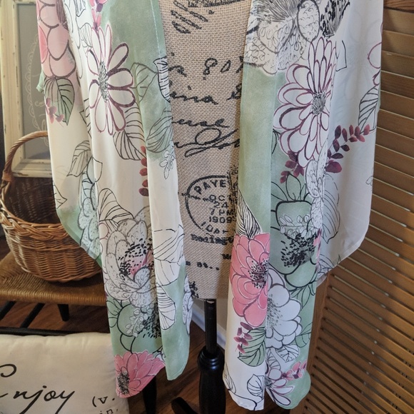 Kimono cover up pastel colors 100% silk flowers even cover swim suits - Picture 6 of 8